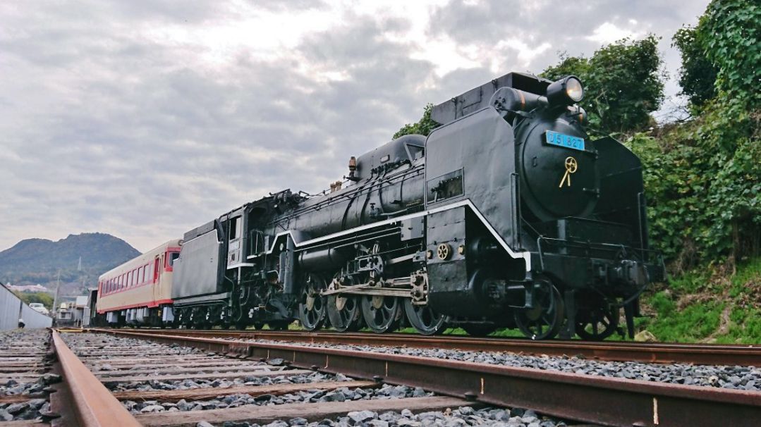 弊社所有のD51形蒸気機関車（D51 827）